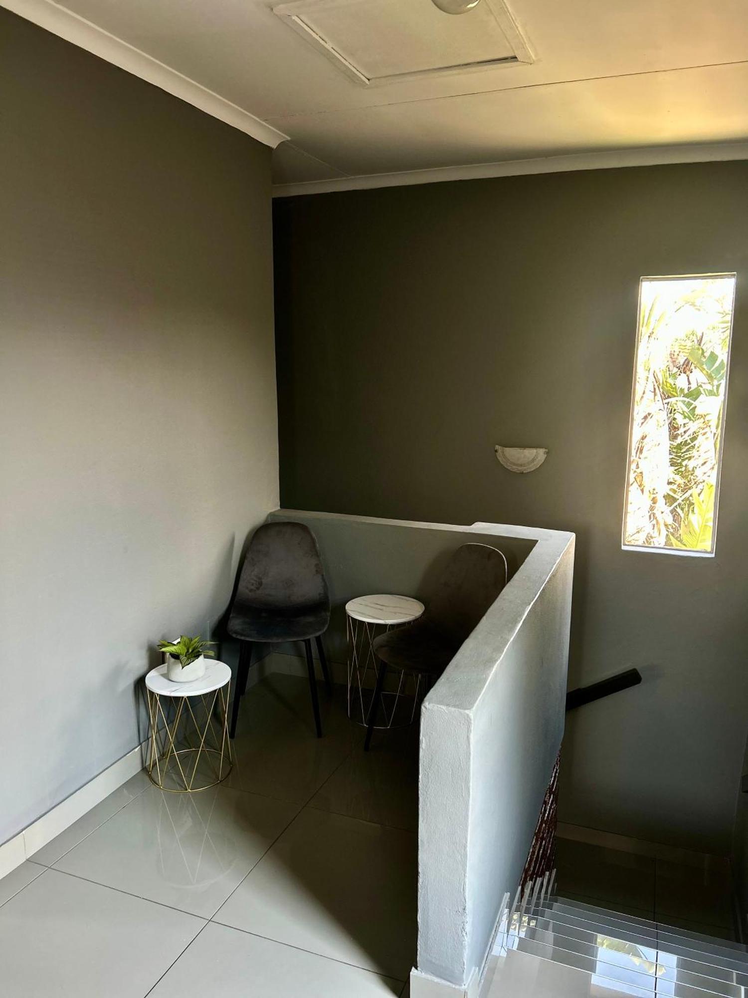 Le Com Apartment Johannesburg